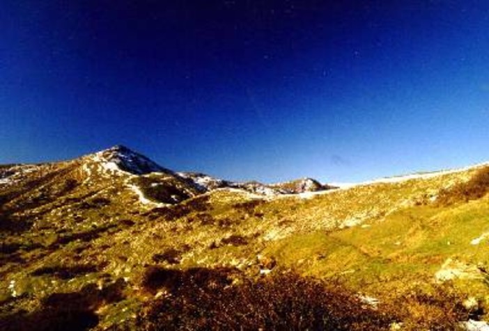 Due escursionisti non trovano il sentiero di ritorno sul Pizzo d'Evigno: soccorsi dai Vigili del Fuoco