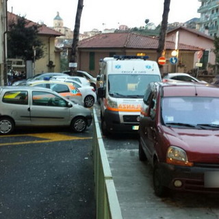 Sanremo: poco senso civico, auto bloccano il passaggio delle ambulanze all'ospedale 'Borea'