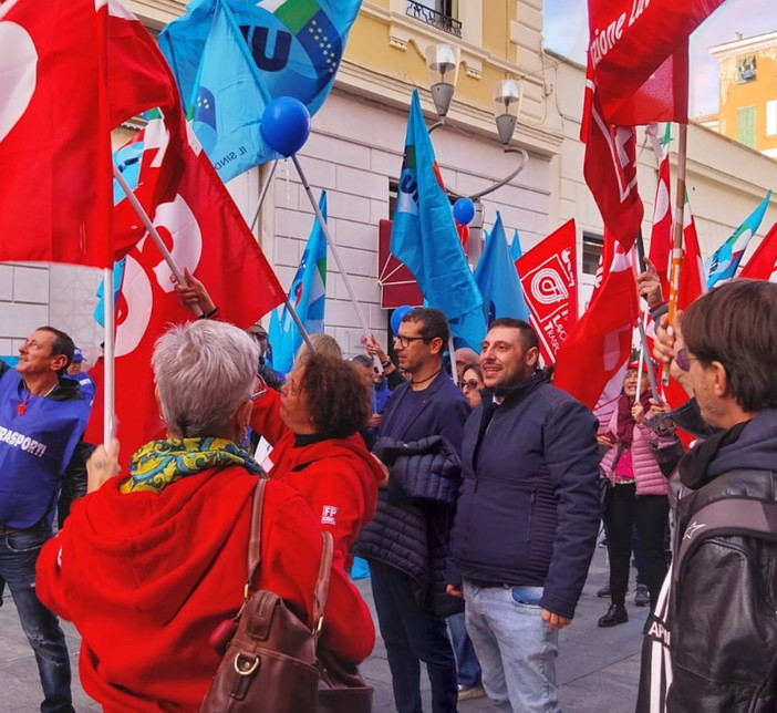 Il segretario provinciale del Partito Democratico di Imperia, Cristian Quesada, presente alla sciopero generale proclamato da Cgil e Uil