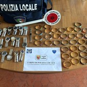 Sanremo: sequestrati dalla Polizia locale 77 tra bracciali e orologi contraffatti, denunciato un cinquantenne