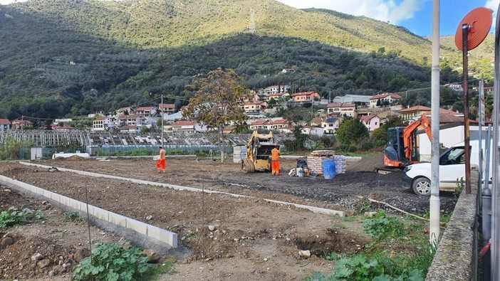 Ventimiglia: sono ripresi i lavori per il nuovo parcheggio di Bevera, verranno allestiti 50 posti auto (Foto)