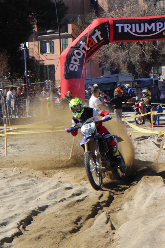 Prima tappa del campionato ligure di enduro, il vallecrosino Riccardo Mazzulla vince la classe Senior due tempi (Foto)