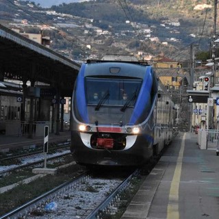 Maltempo e frane: circolazione ferroviaria interrotta sulla Cuneo-Ventimiglia