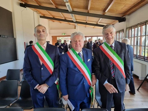 Anche i rappresentanti dell'imperiese questa mattina alla cerimonia del fiore dedicato al Milite Ignoto (Foto)