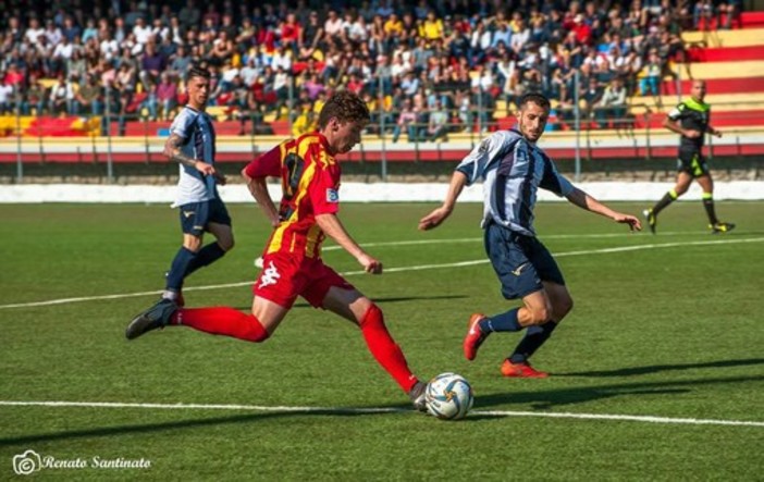 Samuele Roda in azione con la maglia del Finale