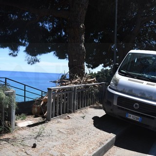 Traffico ferroviario sempre bloccato al confine tra Italia e Francia: instaurato un servizio di bus sostitutivi (Foto)