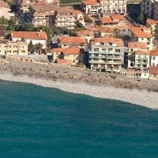 Riva Ligure: dura presa di posizione della minoranza dopo il nuovo mancato arrivo della 'Bandiera Blu'