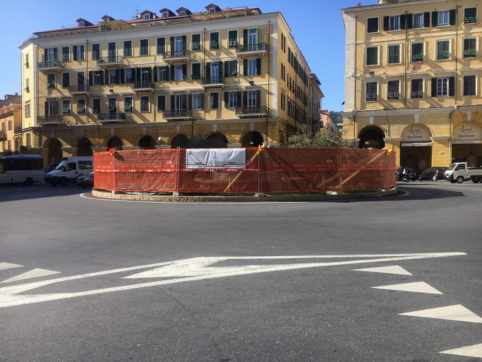 Dpcm, sabato protesta di cittadini in piazza Dante: &quot;Sarà pacifica, ma non possiamo permetterci ancora chiusure&quot;