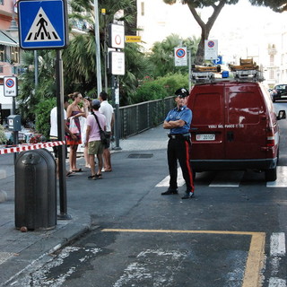 Sanremo: ramo pericolante in piazza San Costanzo, intervento dei Vigili del Fuoco