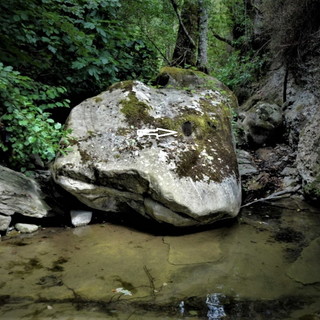 Apricale: il culto dell'acqua in una testimonianza di 'Archeonervia' sul rio Merdanzo