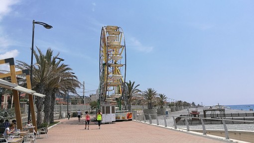 Bordighera: inaugurata quest'oggi con le prime 'corse' la ruota panoramica sul lungomare