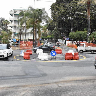 Sanremo: in funzione la nuova rotatoria della Foce, automobilisti soddisfatti ma un intoppo rinvia i risultati (Foto e Video)