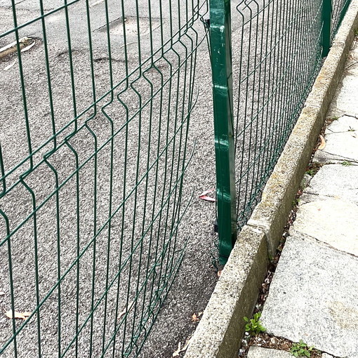 Sanremo: recinzione e fondo anti shock in pessimo stato al Sud-Est, Interpellanza di Luca Lombardi