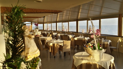 Anche a Pasquetta il ristorante dell'Hotel le Rocce del Capo di Ospedaletti è aperto ad esterni: ingredienti di qualità per un gustoso pranzo da ricordare