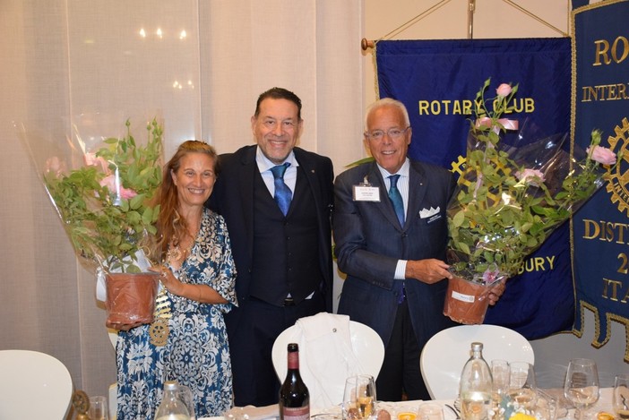 Sanremo: visita del Governatore Anselmo Arlandini a Rotary Club Hanbury in una serata a Villa Sylva (Foto)