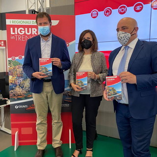 'Liguria in Treno', un libro dedicate alla scoperta della nostra regione a bordo dei treni Regionali