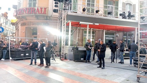Festival di Sanremo 2024: assalto al teatro Ariston a caccia di Vip, oggi la registrazione di uno spot (Foto)