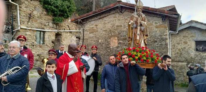 San Biagio della Cima festeggia il santo patrono, messa e processione lungo le vie del paese (Foto)