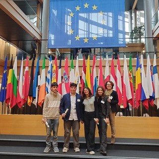 &quot;Diventiamo cittadini europei&quot;, gli studenti imperiesi entrano nel parlamento di Strasburgo