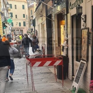 Sanremo: subito sistemate le 'ciapele' di via Palazzo, la ditta incaricata ha riportato alla situazione precedente (Foto)