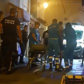 Sanremo: sangue tra via Matteotti e vicolo Chintagna, si teme il peggio ma era un uomo ferito in una caduta (Foto)