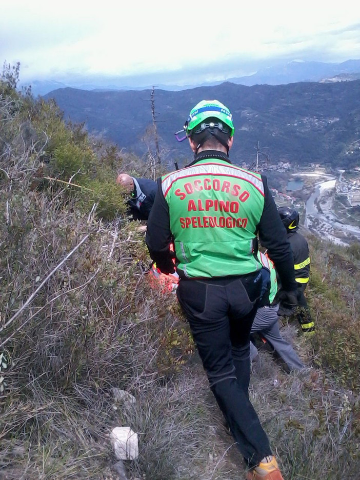 Ventimiglia, si frattura caviglia in un sentiero: mobilitazione di soccorsi per una 50enne