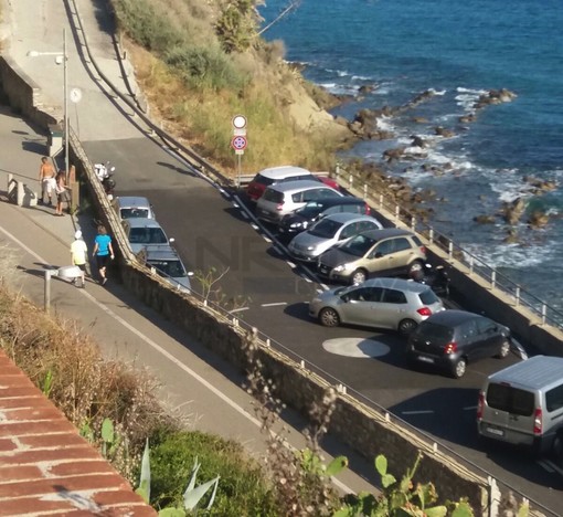 Sanremo: lotta al parcheggio selvaggio vicino alle spiagge, nel weekend 80 multe tra i Tre Ponti e Bussana