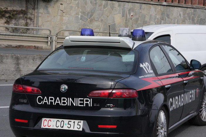 Bordighera: extracomunitario vende droga in pieno giorno alla 'Pinetina', arrestato dai Carabinieri