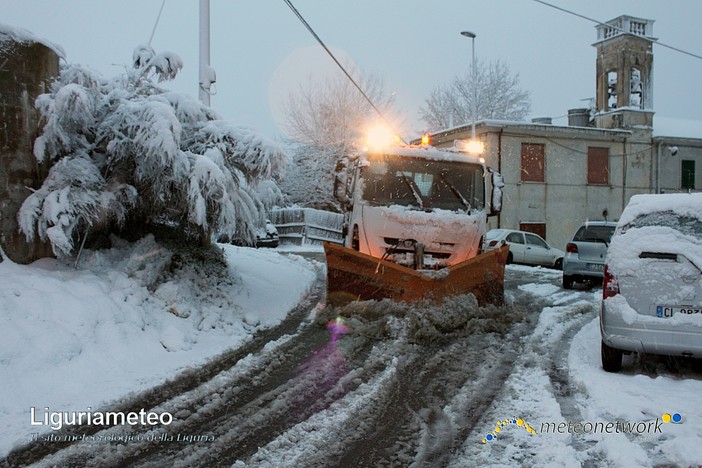 Se nevica mancano i fondi per il servizio di pulizia delle strade: allarme lanciato dai Sindaci dell'entroterra