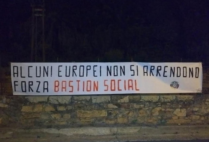 Imperia: affisso striscione di CasaPound a sostegno dell'occupazione identitaria in zona rabina