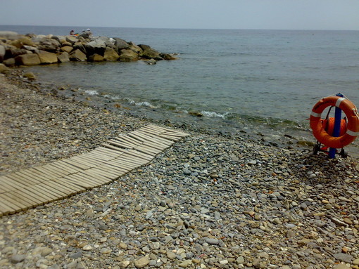 Sanremo: problemi alla spiaggia per portatori di handicap, nuovo intervento di una lettrice