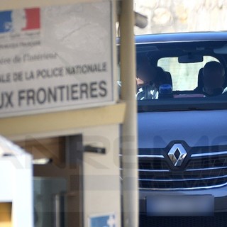 Ventimiglia: il governo francese aumenta i controlli al confine per i migranti, in arrivo altri 150 agenti
