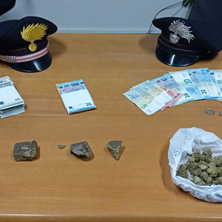 Taggia: smerciava hashish e marijuana dalla finestra di casa, arrestato dai Carabinieri un 30enne di Arma