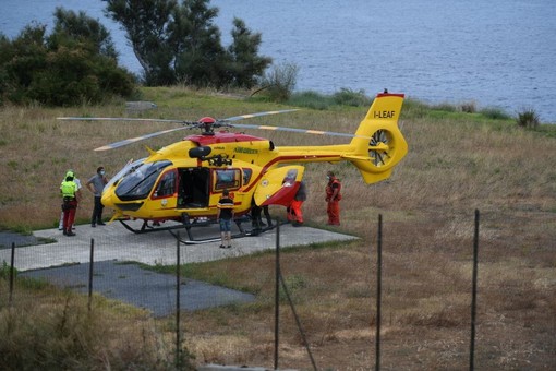 Mobilitazione di soccorsi ad Aurigo: uomo è rimasto incastrato sotto un trattore