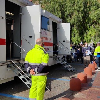 Ventimiglia: terminata la prima giornata di tamponi, sui 213 eseguiti solo due sono risultati positivi (Foto e Video)