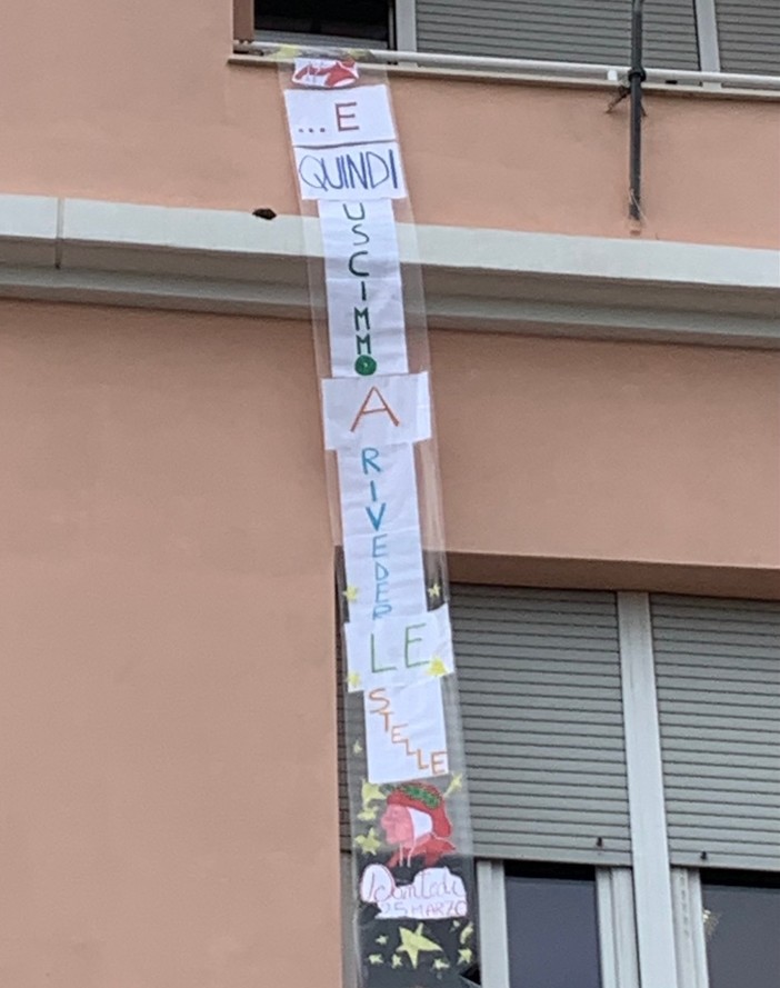 Sanremo: l'IC Sanremo Ponente di Coldirodi celebra il 'Dantedì' con uno striscione che sia di buon auspicio