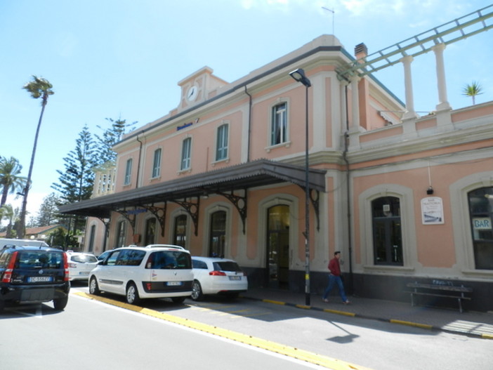 Nuovi ascensori della Stazione Ferroviaria a Bordighera: &quot;Opportunità per un lungomare più accessibile?&quot;