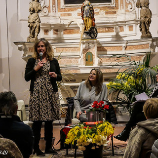 &quot;Cervo in blu d'inchiostro&quot;: grande partecipazione all'incontro con la scrittrice Simona Lo Jacono