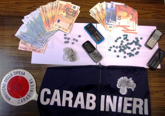 Sanremo: blitz dei Carabinieri in via Martiri, in manette 25enne del Gabon trovato in possesso di droga 'colorata'