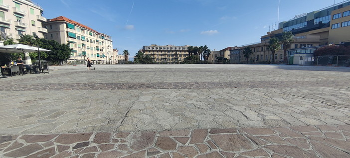 Sanremo: terminati i lavori per la pavimentazione sul solettone di piazza Colombo (Foto)