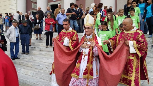 Imperia: ieri pomeriggio la Messa e la Processione per San Maurizio con il Vescovo Borghetti (Foto)