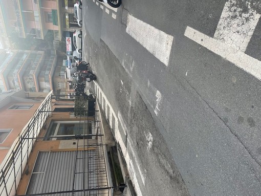 Sanremo: strisce pedonali 'sbiadite', la lamentela di un nostro lettore da corso Inglesi (Foto)