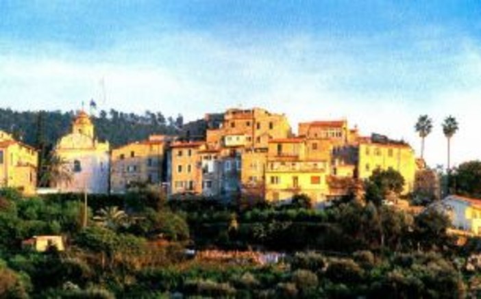 Domenica 7 Febbraio 2016, escursione da Sasso al Passo del Ronco e Seborga tra mimose e ginestre