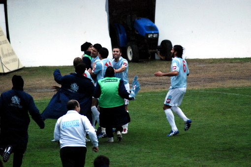 Calcio: la Sanremese batte la capolista Pro Patria (1-0) e lascia l'ultimo posto