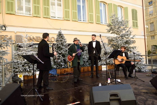 Sanremo: ecco le più belle foto dell'ultimo appuntamento per 'Swing corner of Christmas' in piazza Borea d'Olmo