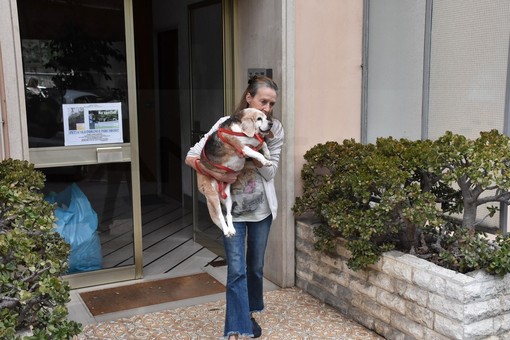 Sanremo: eseguito lo sfratto di Cristina Folchi &quot;Dormirò in macchina, le mie bestiole saranno ospitate&quot; (Foto e Video)