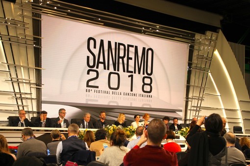 #Sanremo2018: in diretta dalla sala stampa dell'Ariston Roof la conferenza stampa delle 12