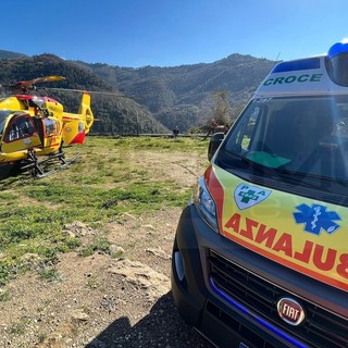 Deglio Faraldi: incidente in campagna con un trattore, 56enne soccorso da 118 ed elicottero