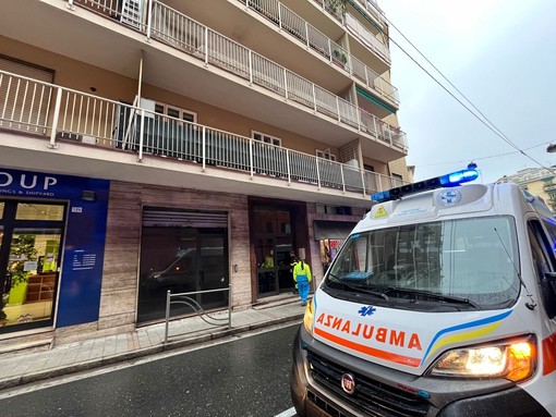 Sanremo: fumo da un appartamento di via Volta, mobilitazione di soccorsi ma nessun ferito (Foto)