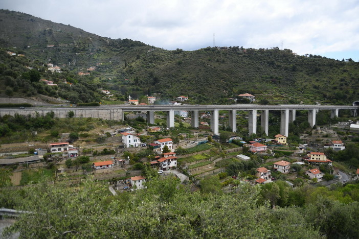 Sanremo: i residenti della zona di Suseneo chiedono l'allacciamento alla condotta fognaria